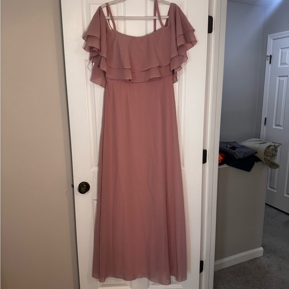 Elegant Gardenia Colored Bridesmaid/Formal/ Wedding Guest Maxi Dress Sz 12 - Picture 1 of 6